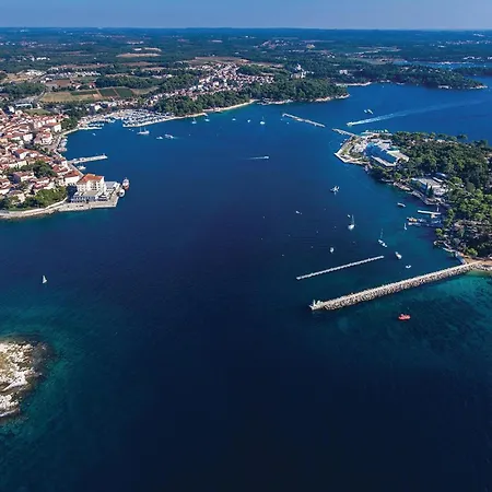 Dom wakacyjny Amazing In With Kitchen Poreč