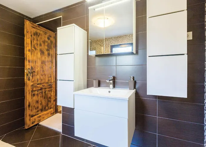 Будинок відпочинку Amazing In With Kitchen Пореч